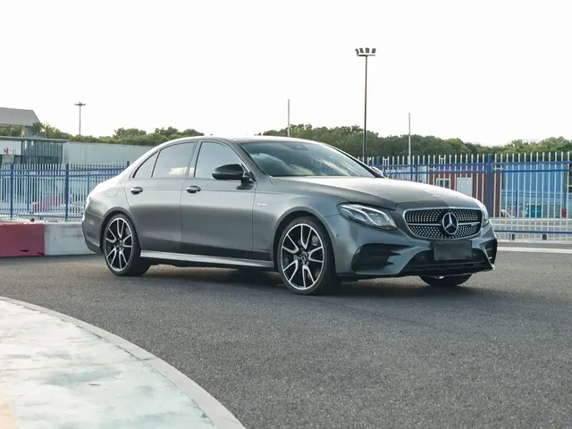 Mercedes-Benz E-Class AMG 2017 AMG E 43 4MATIC Special Edition