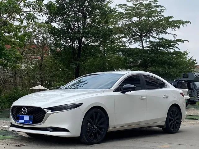 Mazda 3 Axela 2022 2.0L Automatic Quality Black Obsidian Edition