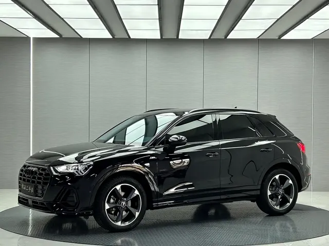 Audi Q3 2023 35 TFSI Fashion Dynamic (1.4T)