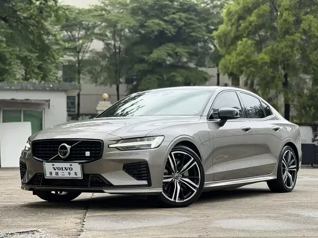 Volvo S60 Plug-in Hybrid 2021 T8 Twin Engine AWD R-Design Sport Edition