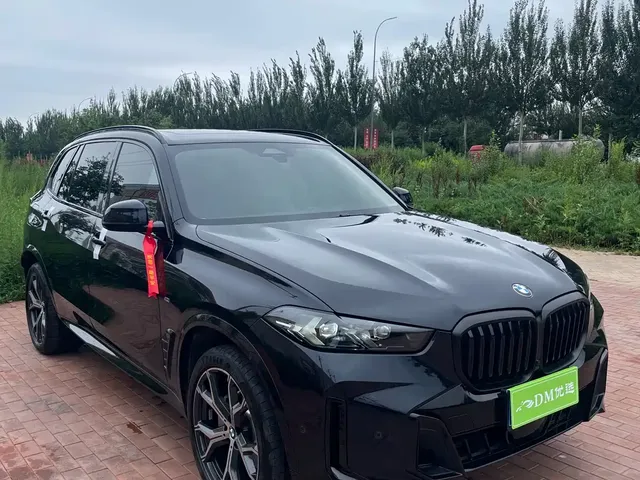 BMW X5 2025 Model xDrive 30Li Exclusive M Sport Blackout Package
