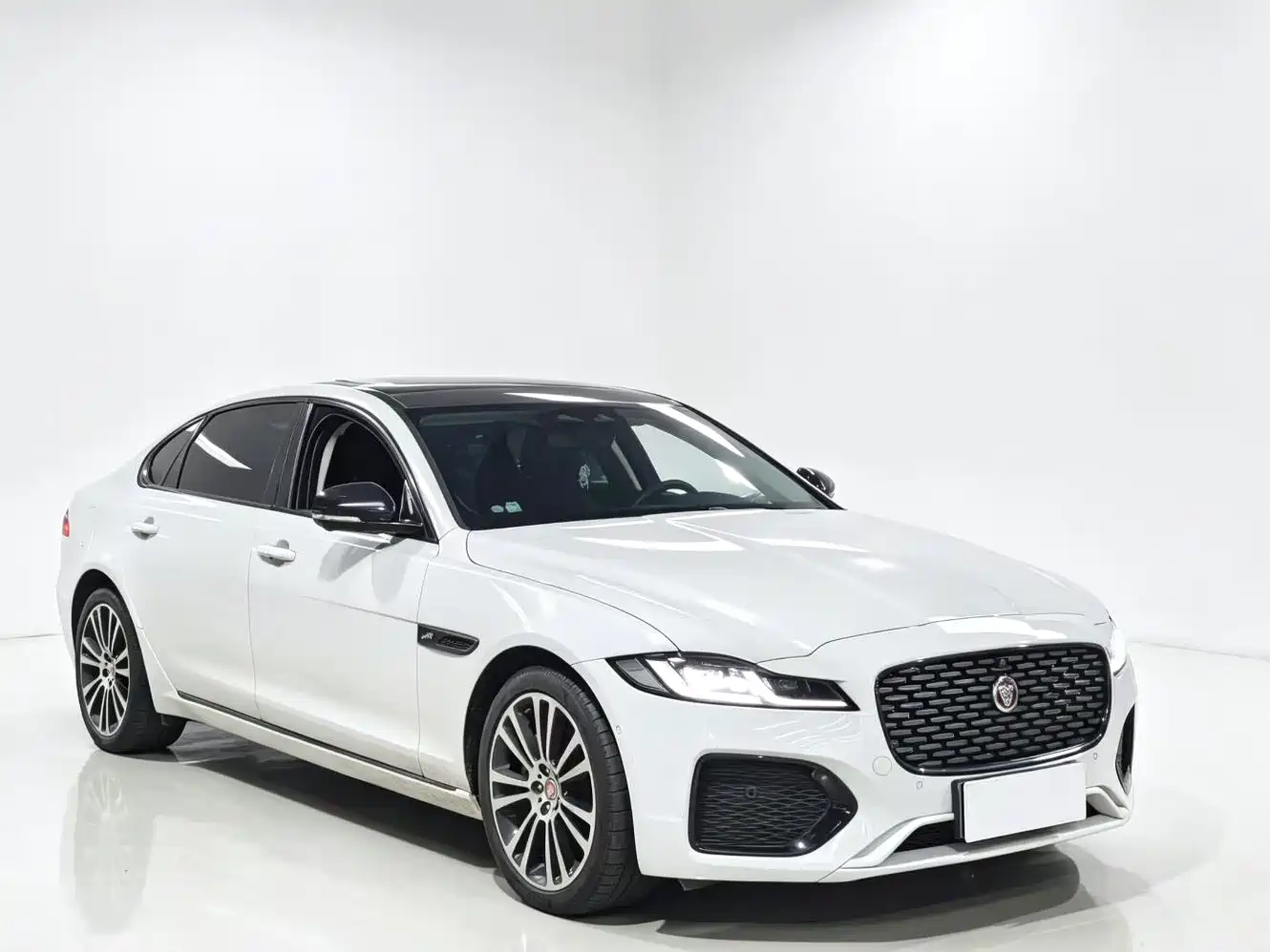 Jaguar XFL 2024 2.0T P250 2WD Premium Luxury
