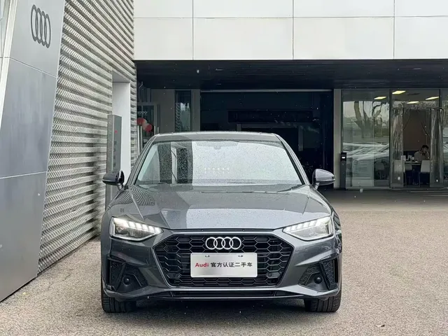 Audi A4L 2023 40 TFSI Luxury Sport