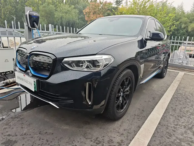 BMW iX3 2021 Leading