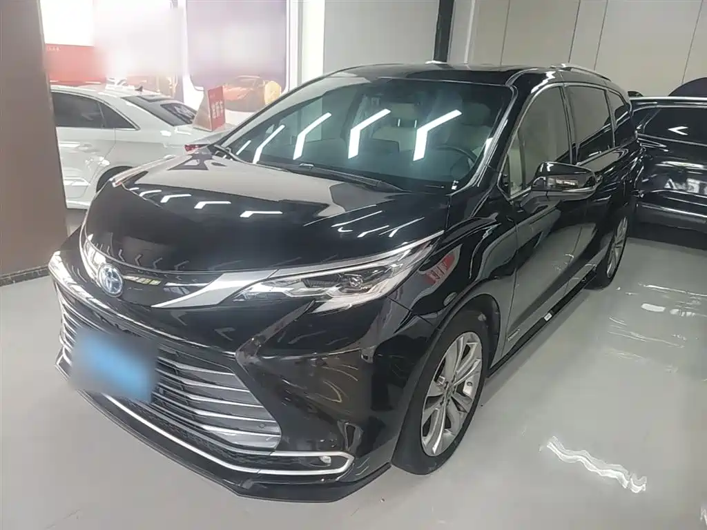 Toyota Sienna 2023 2.5L Hybrid Ultimate Edition