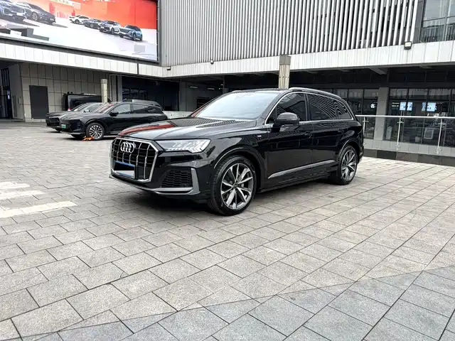 Audi Q7 2023 55 TFSI quattro S line Sport