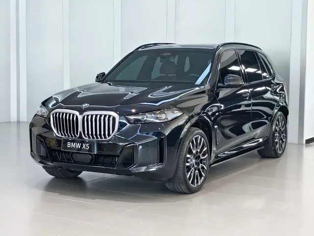 BMW X5 2023 xDrive 40Li M Sport Black Night Package