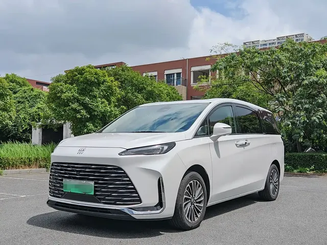 Buick GL8 New Energy 2025 Land Honor Premium Edition 7-Seater