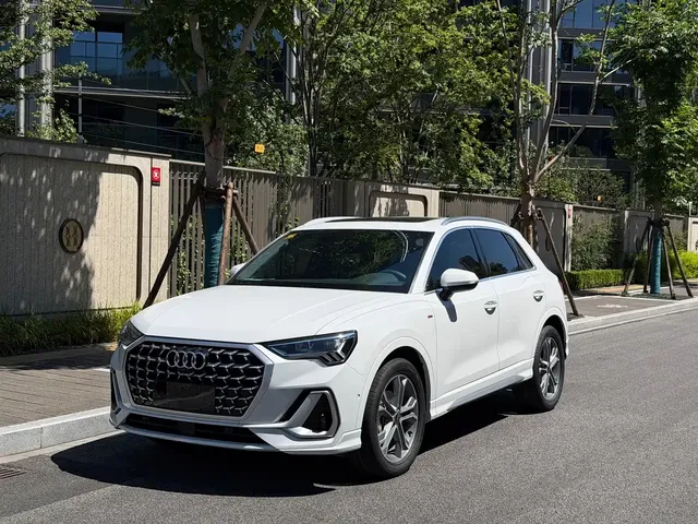 Audi Q3 2024 40 TFSI Fashion Sport