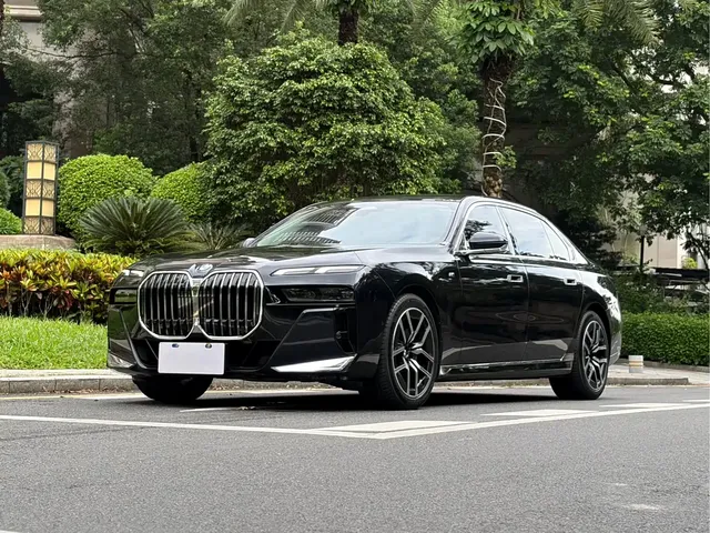 BMW 7 Series 2023 Model 735Li M Sport Package