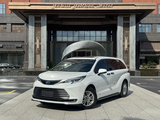 Toyota Sienna 2021 2.5L Hybrid Premium Edition