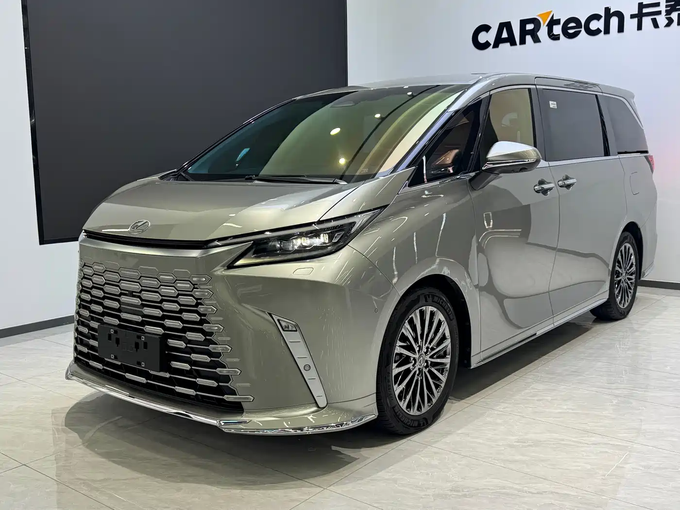 Lexus LM 2023 500h 6-Seater Prestige Edition