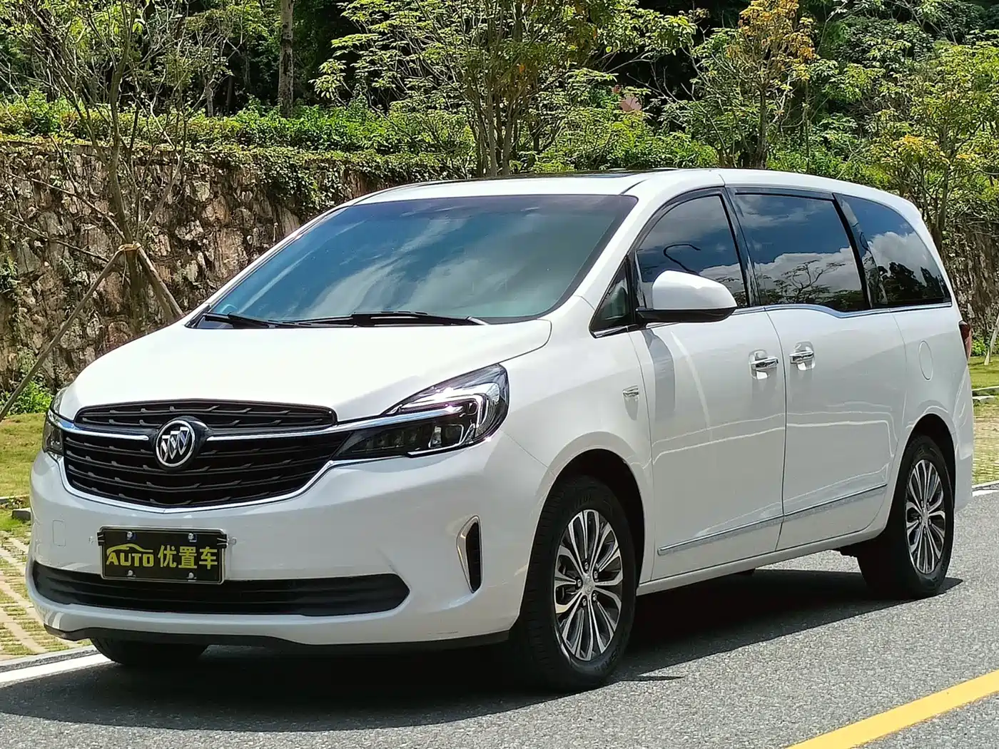 Buick GL8 2020 Model Land Business Class 652T Luxury