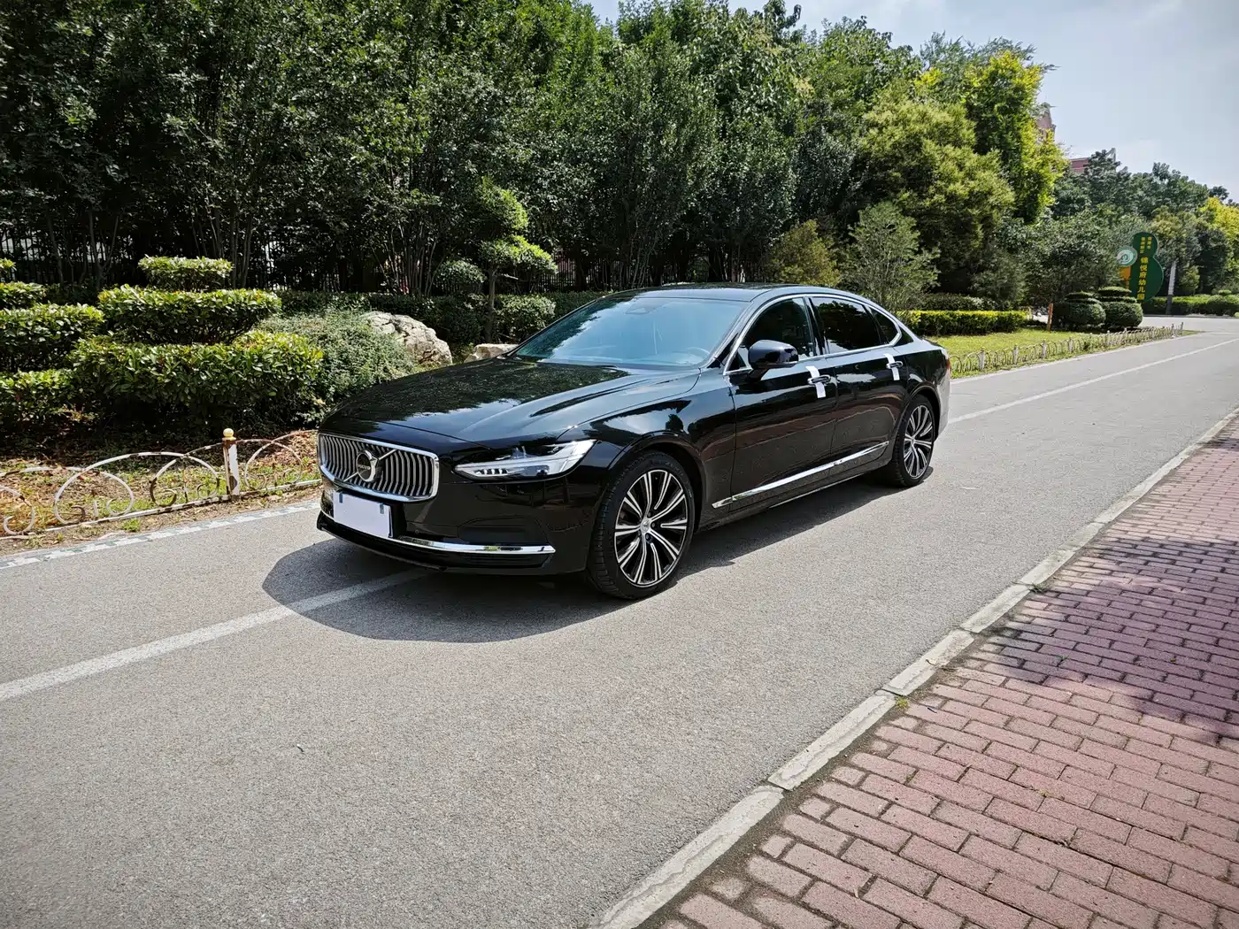 Volvo S90 2023 B5 Intelligent Vision Luxury Edition