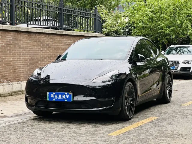 Tesla Model Y 2023 High Performance All-Wheel Drive Edition