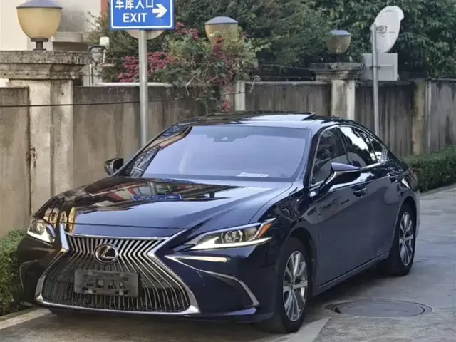 Lexus ES 2020 200 Excellence