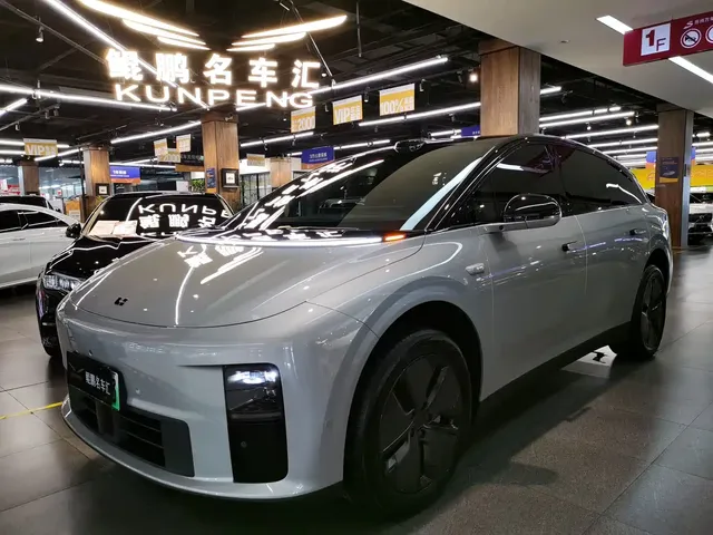 Li Auto i6 2025 2WD Base Model