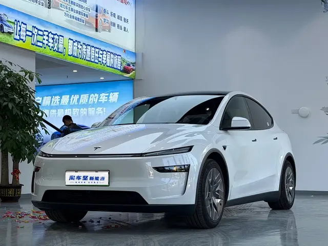 Tesla Model Y L 2025 Facelift Long Range AWD