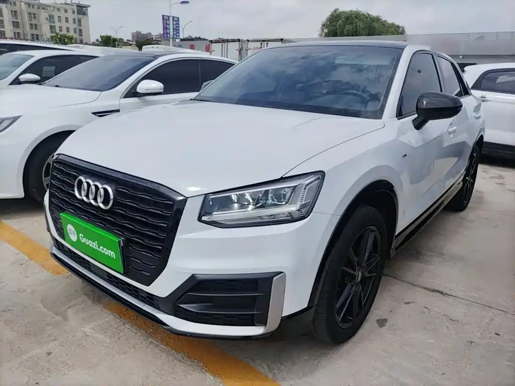 Audi Q2L 2020 35 TFSI Progressive Dynamic Model