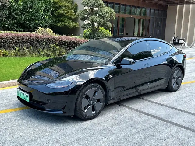 Tesla Model 3 2021 Standard Range Rear-Wheel Drive Upgrade