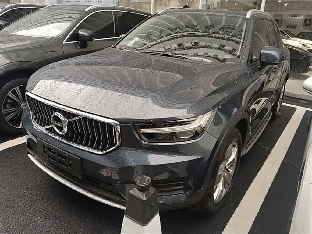 Volvo XC40 2021 Model T4 AWD Smart Drive Fashion Edition