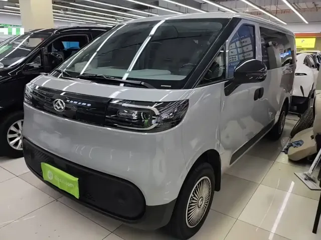 SAIC Maxus Dana V1 2025 V1 Short Wheelbase Low Roof Multi-Purpose Version (42kWh)