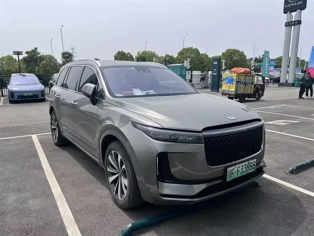 Li Auto Li ONE 2020 Extended Range 6-seater