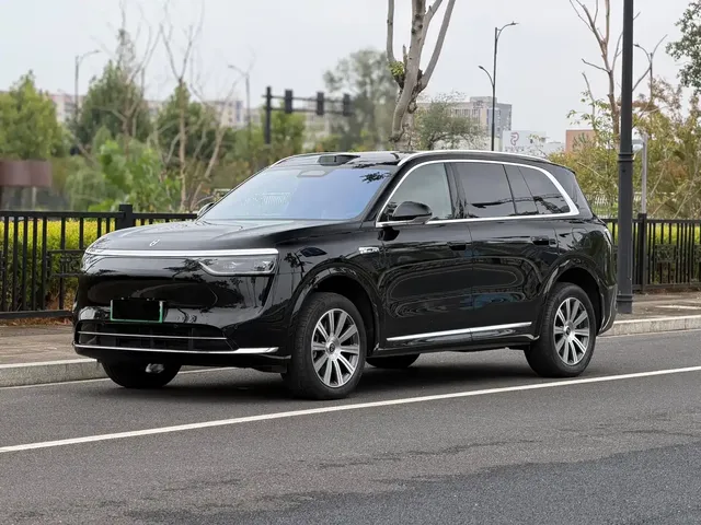 AITO Wenjie AITO M8 2025 Extended Range Max 37kWh 5-Seater