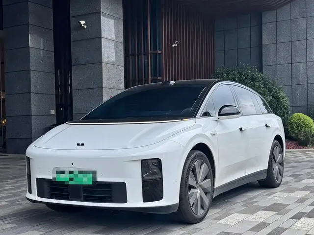 Li Auto i6 2025 2WD Base Model