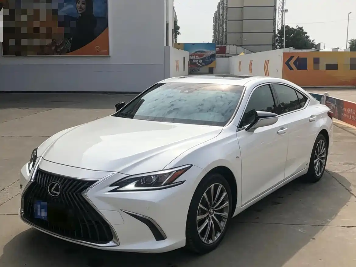 Lexus ES 2024 200 Premium Edition