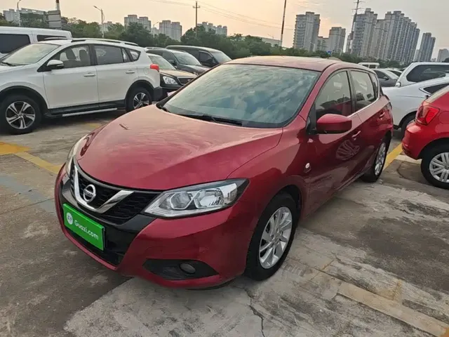 Nissan Tiida 2020 1.6L CVT Cool Edition