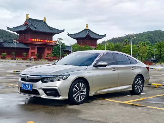 Honda Inspire 2019 Sharp Hybrid 2.0L Pure Elegance China VI