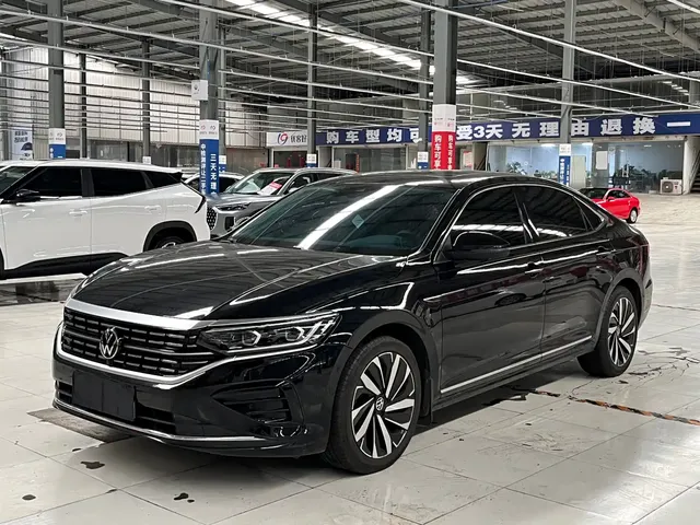 Volkswagen Passat 2023 330TSI Luxury Edition