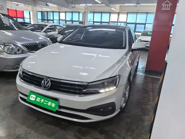 Volkswagen Lamando 2021 230TSI DSG Fashion Edition