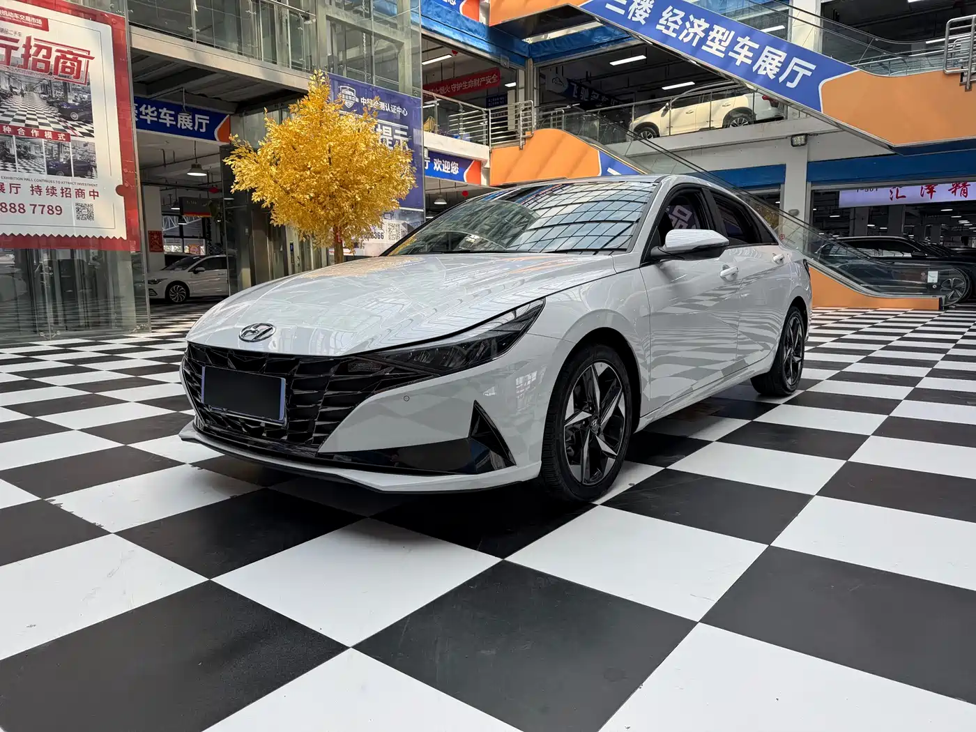 Hyundai Elantra 2021 1.5L CVT LUX Premium Edition
