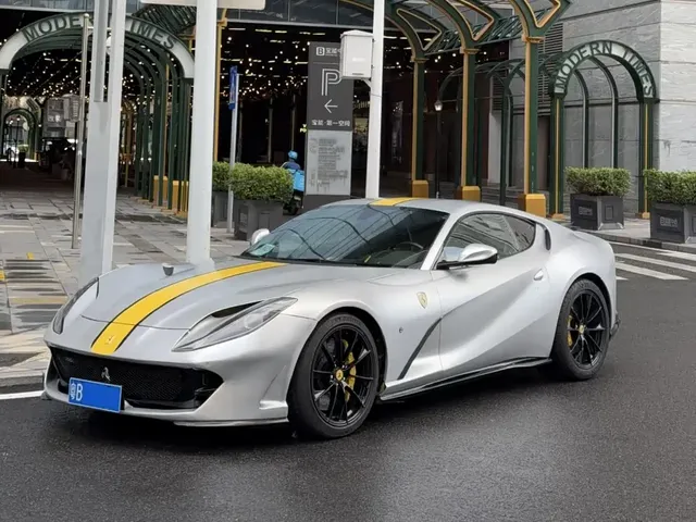Ferrari 812 2017 6.5L Superfast