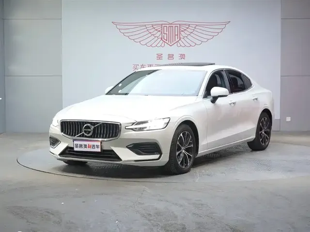 Volvo S60 2022 B4 Smart Comfort Luxury Edition