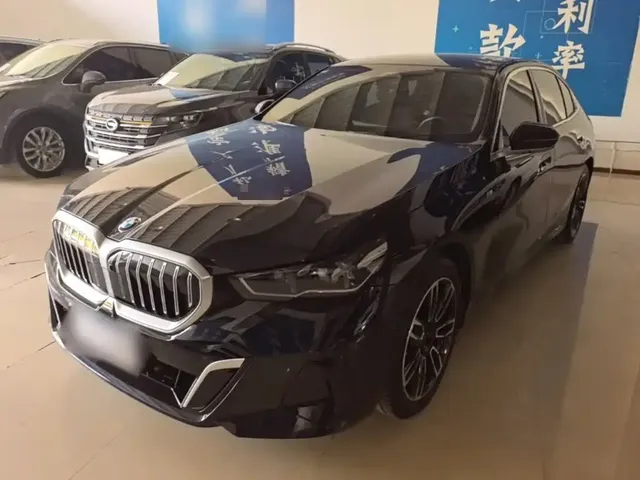 BMW 5 Series 2025 530Li Leading M Sport Package