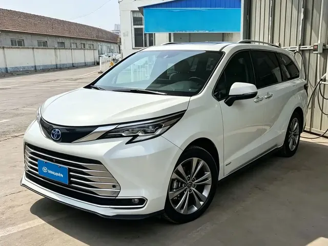 Toyota Sienna 2023 2.5L Hybrid Platinum Edition