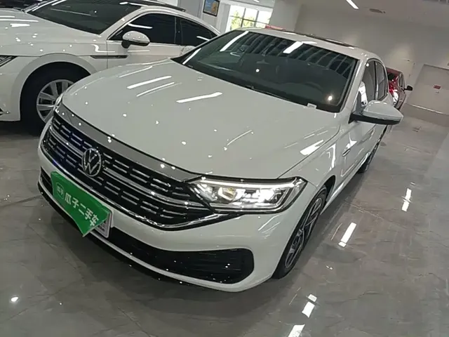 Volkswagen Sagitar 2025 300TSI DSG Surpass Edition