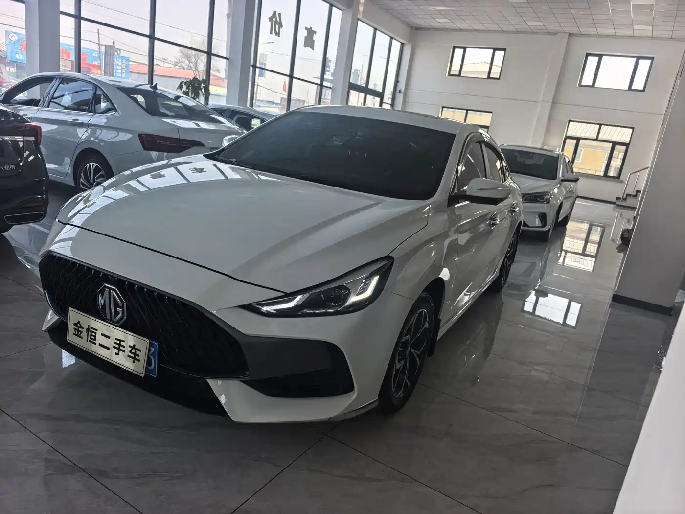 MG 5 2023 180DVVT CVT Luxury Edition