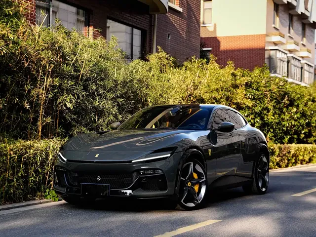 Ferrari Purosangue 2023 6.5L V12
