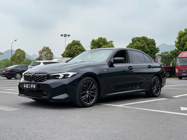 BMW 3 Series 2023 325Li M Sport Black Night Package