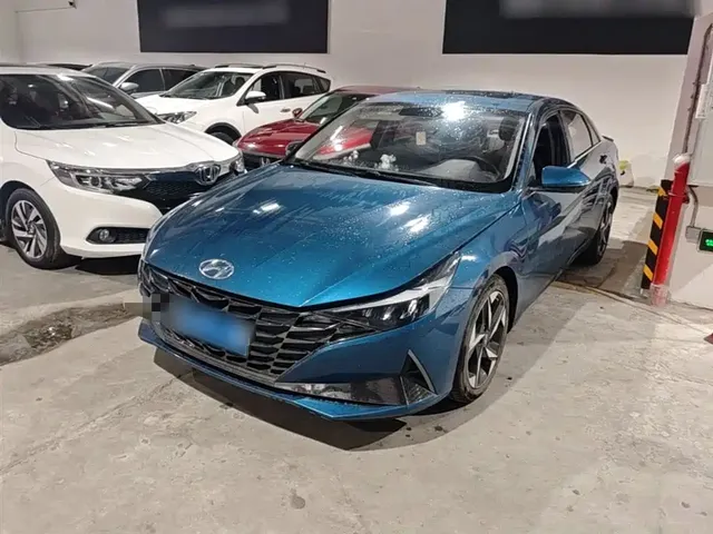 Hyundai Elantra 2021 1.5L CVT LUX Premium Edition