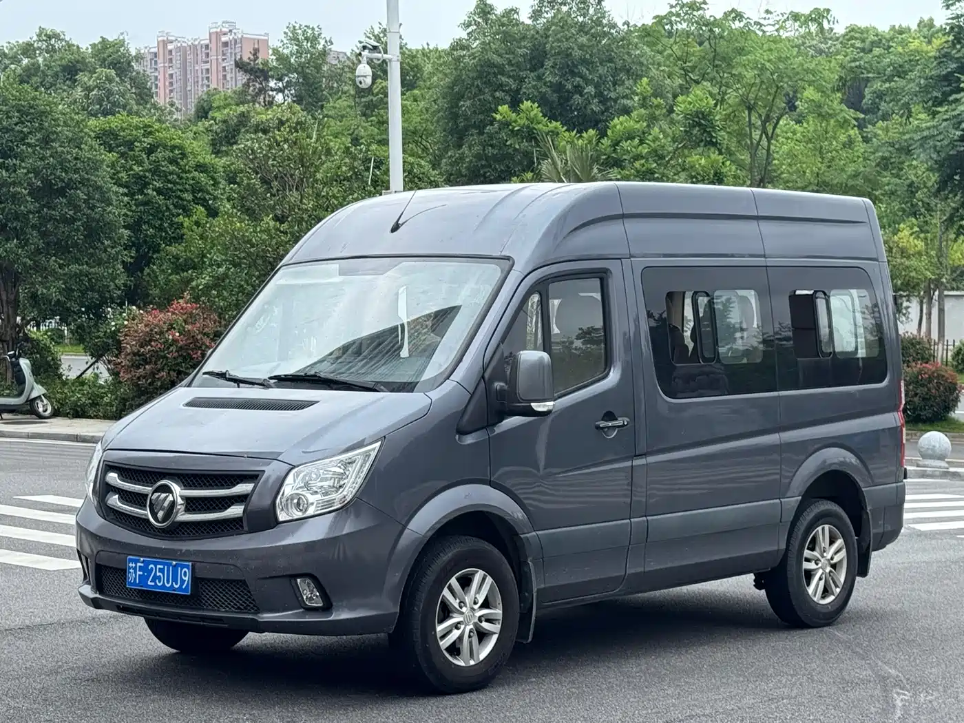 Foton Tuyano 2022 2.8T Small Passenger Luxury Edition Automatic Short Wheelbase Medium Roof Rear Single Tire 7-Seater
