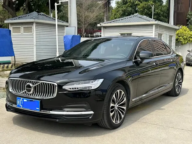 Volvo S90 2023 B5 Intelligent Vision Luxury Edition