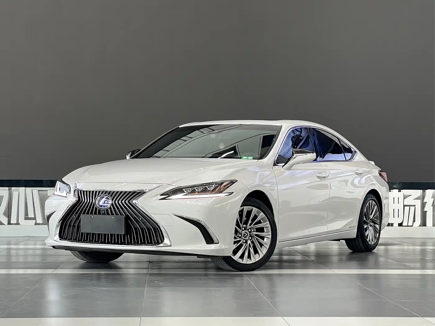 Lexus ES 2021 300h Executive Edition