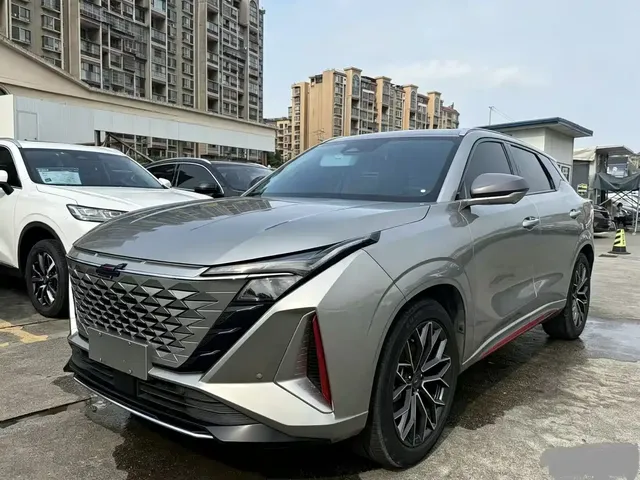 Changan Oshan Z6 2022 Blue Whale 1.5T DCT Intelligent Leader