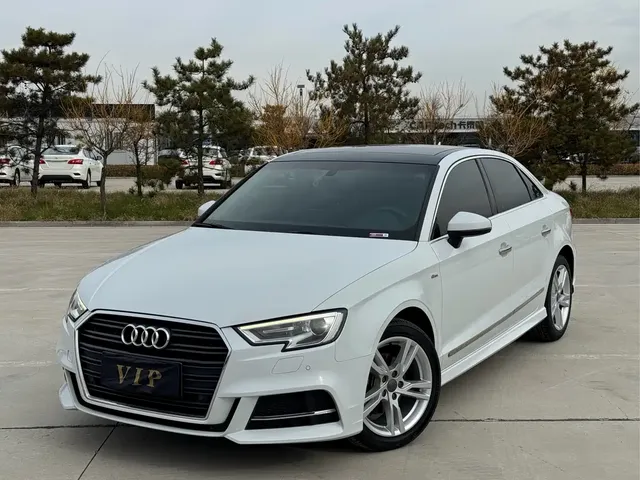 Audi A3 2018 30th Anniversary Limousine 35 TFSI Fashion
