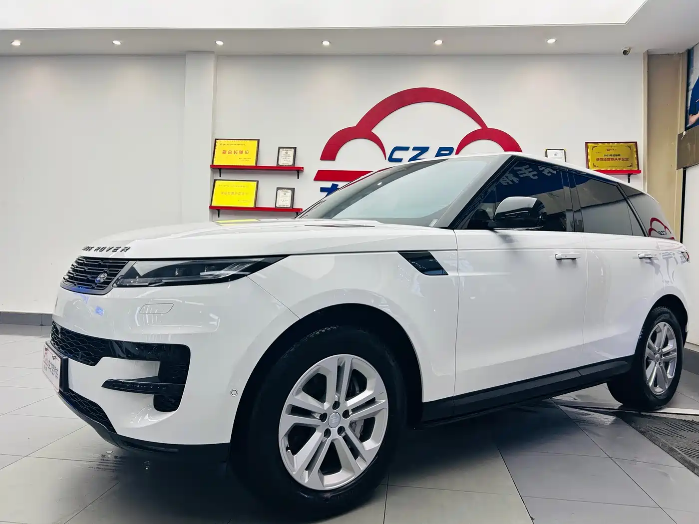 Land Rover Range Rover Sport 2024 360PS S